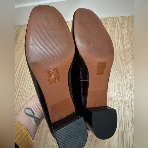 New!Madewell The Greta Low Heel Mary Jane Pump in crinkled leather - true black - Picture 6 of 7